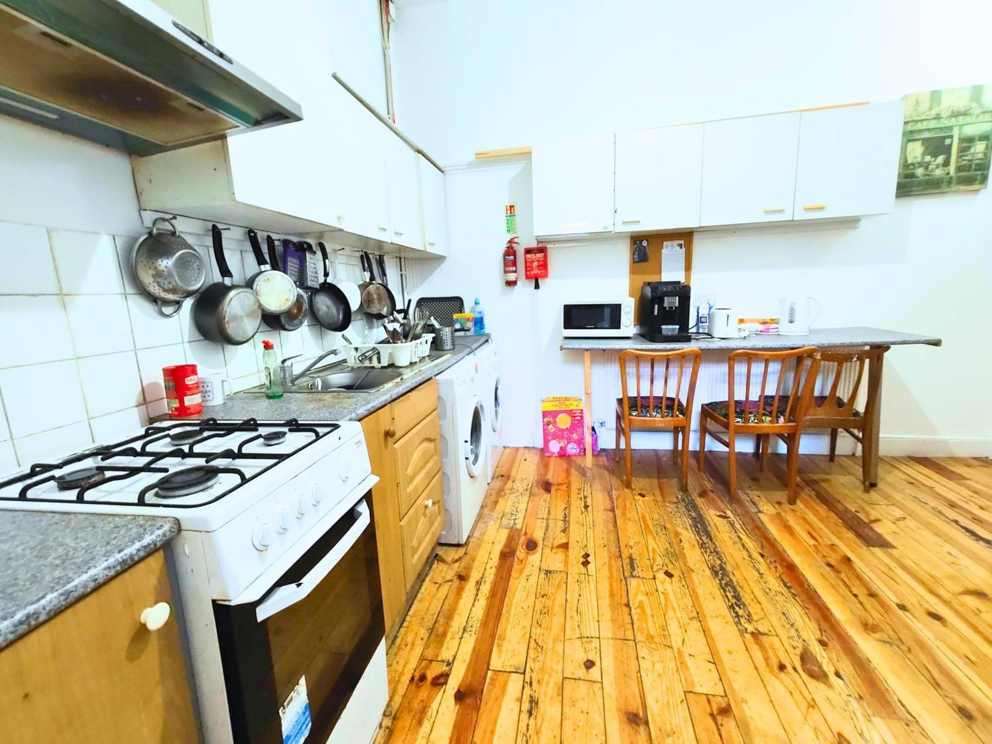 R1 Mezzanine Double Bed Balcony * Londres
